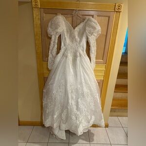 Mori Lee wedding dress (size 8)